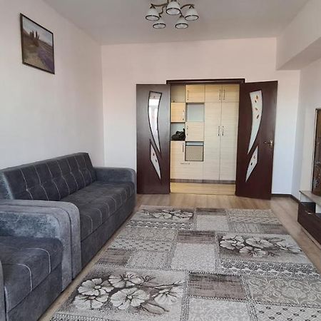 Flat In Central Bishkek Exterior foto